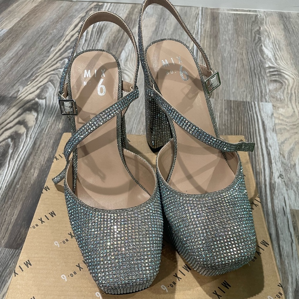 Heels - Picture 3 of 3